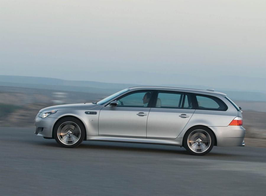  BMW M5 Touring 2009 года  (фото 42 из 51)